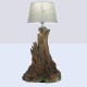 Lámpara con raíz de pino