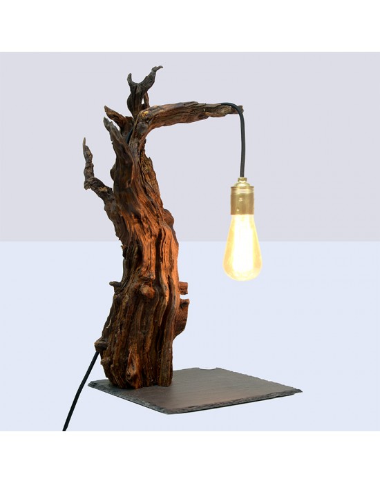Lámpara con tronco de pino